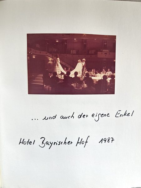 Modenschau im Bayerischen Hof — Aufnahme aus dem Familienalbum